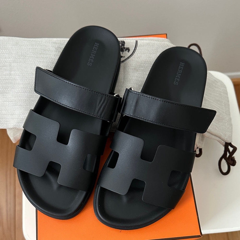 Hermès Chypre sandal  in Black Leather